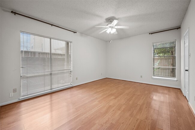 Building Photo - 5718 Val Verde St