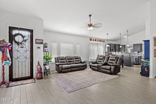 Building Photo - 14852 Jack White Ave