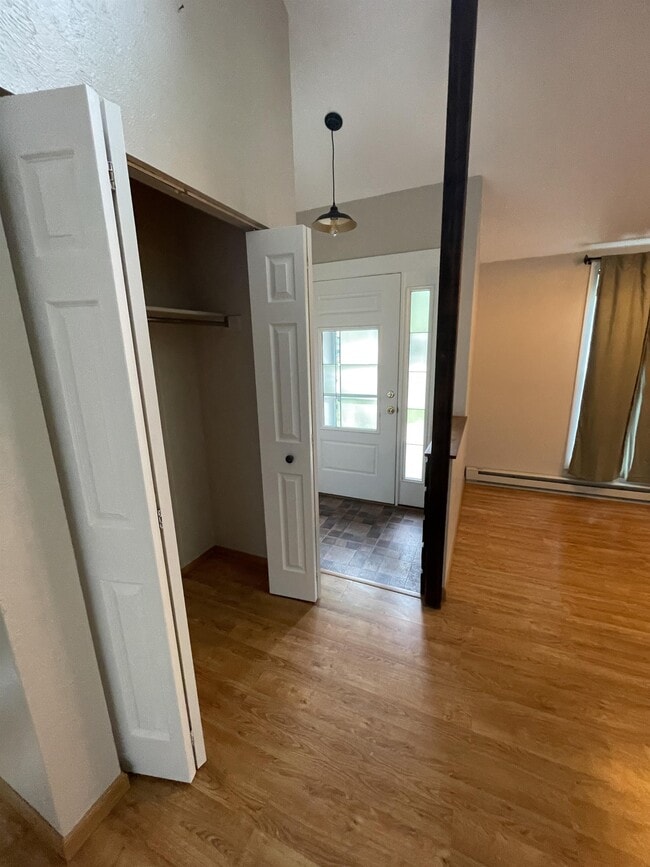 Building Photo - 385 Pheasant Pl