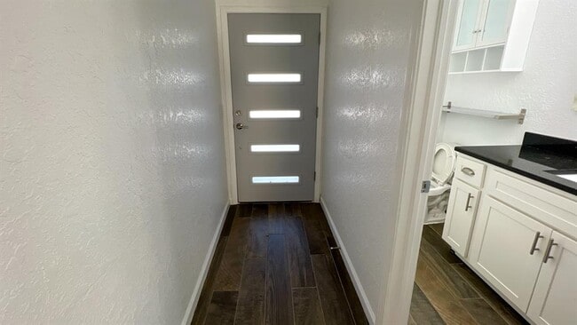 Building Photo - 8401 Azurewood Dr