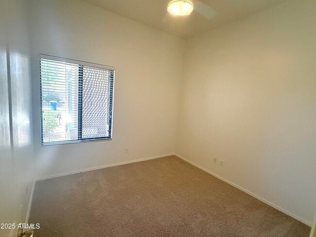 Building Photo - 4208 E Hamblin Dr