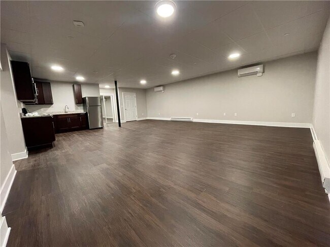 Building Photo - 811 Northampton St