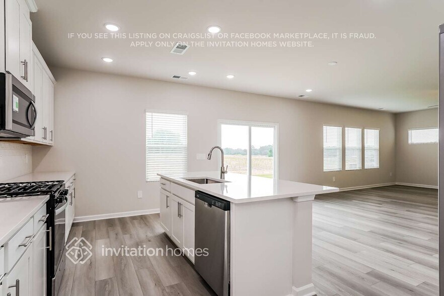 Building Photo - 620 White Birch Ln