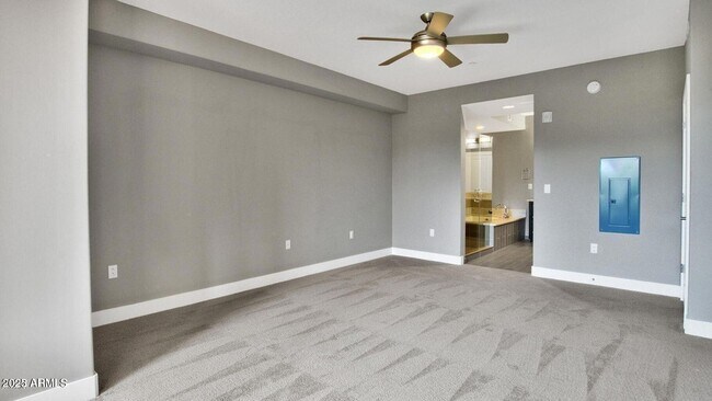 Building Photo - 4803 N Woodmere Fairway