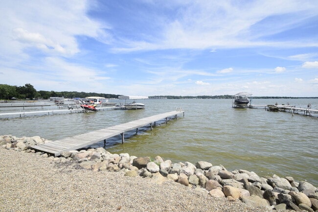 Building Photo - 2 bedroom / 2 bathroom home for rent in Cedar Lake