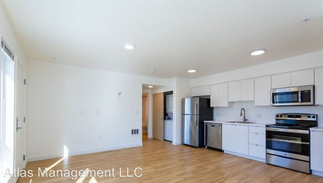 Building Photo - 468 SE 202nd Ave