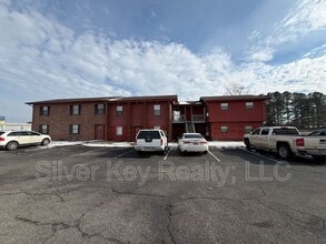 Building Photo - 823 Englewood Rd