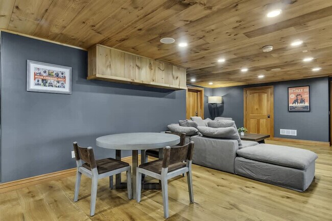 Building Photo - 1774 State Hwy UU