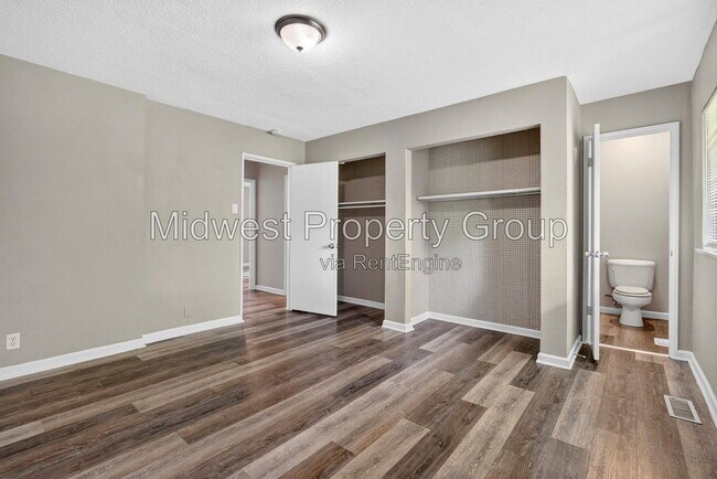 Building Photo - 10002 Kodiak Dr
