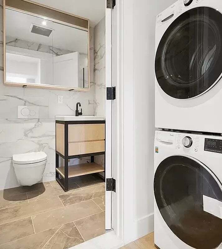 Building Photo - 207 E 4th St