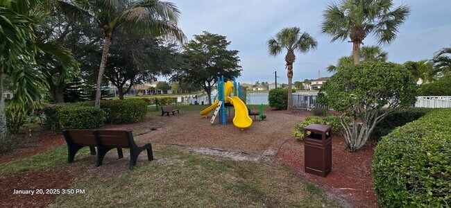 Building Photo - ***ONE FREE MONTH OF RENT Beautiful Clean ...