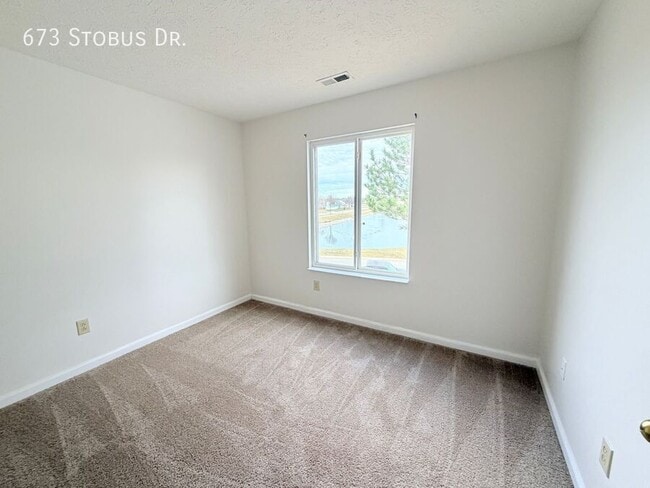 Building Photo - 673 Stobus Dr