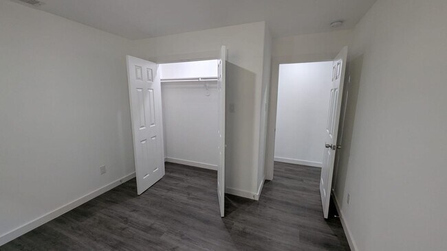 Building Photo - ? Modern 3-Bedroom Duplex with Open Layout ?