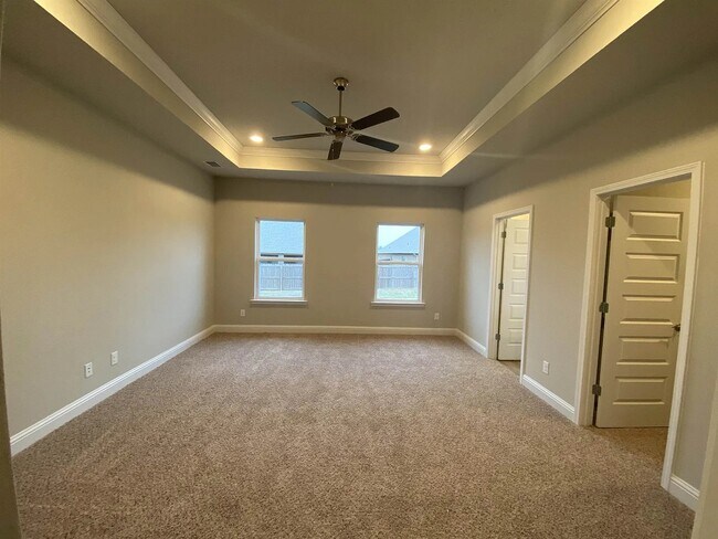 Building Photo - 1348 Rosefield Dr W