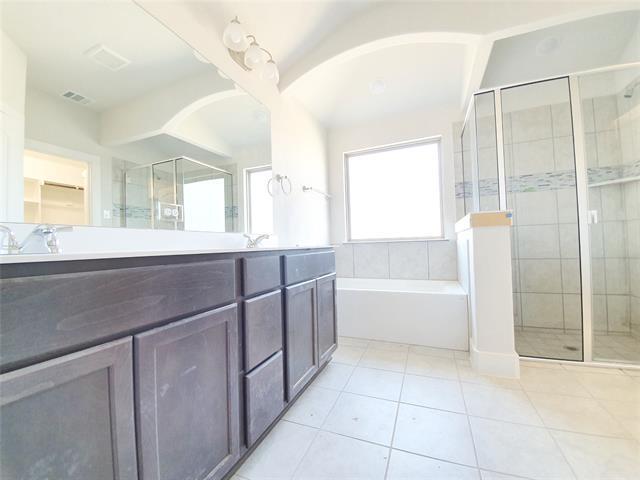 Building Photo - 1409 Black Oak Dr