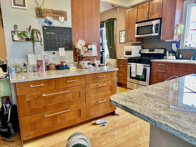Building Photo - 2 bedroom in Somerville MA 02144