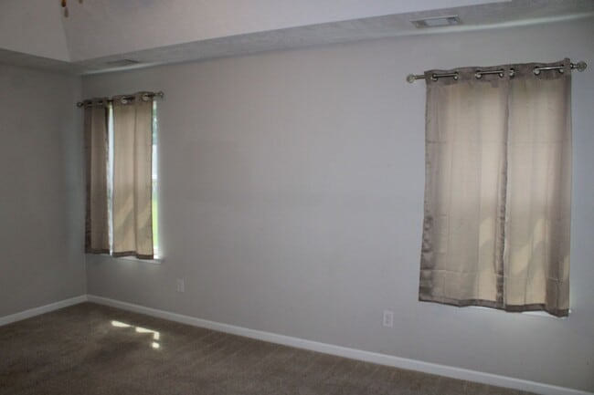 Building Photo - 7105 Summerton Dr