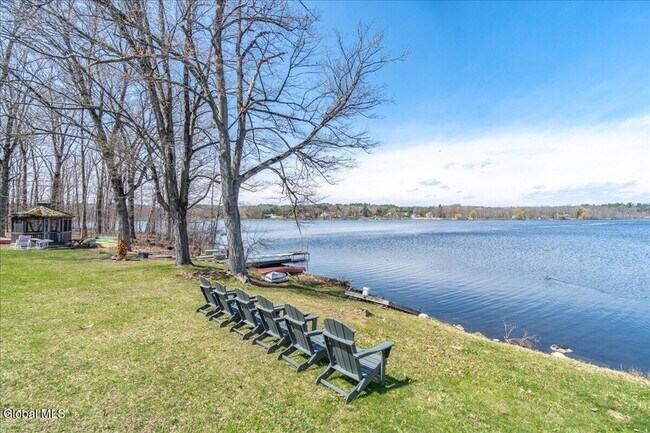 Building Photo - 15 Chase Ln