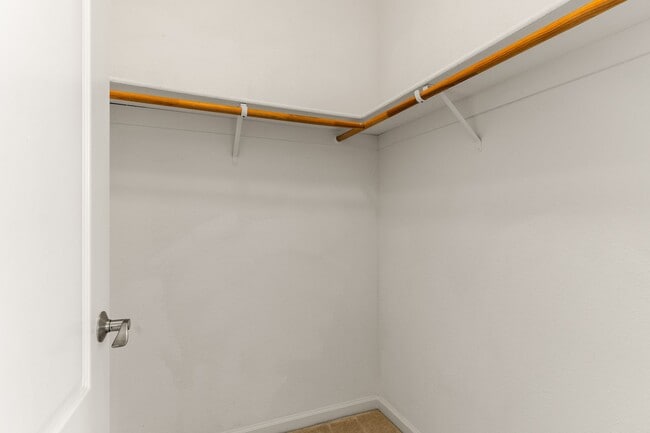 Building Photo - Modern, Private 2 Bed/2 Bath Townhouse wit...