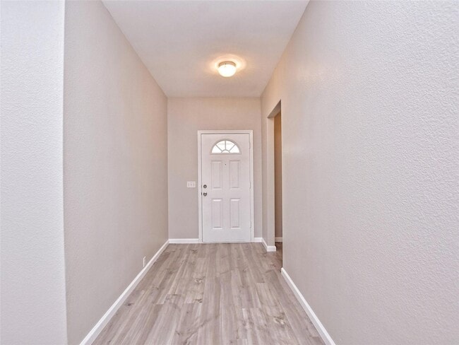 Building Photo - 2300 Amy Lynn Ln