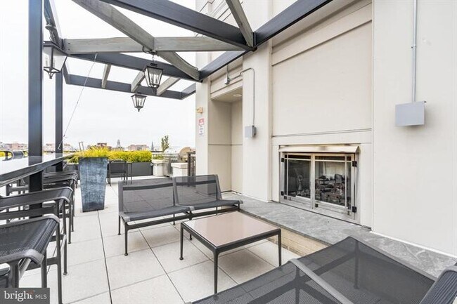 Building Photo - 1011 M St NW