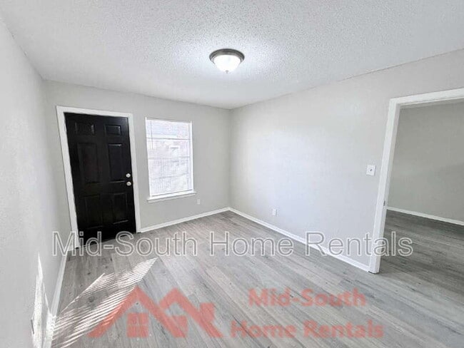 Building Photo - 139 N Claybrook St