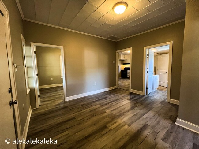 Building Photo - 715 Fisher Ferry St