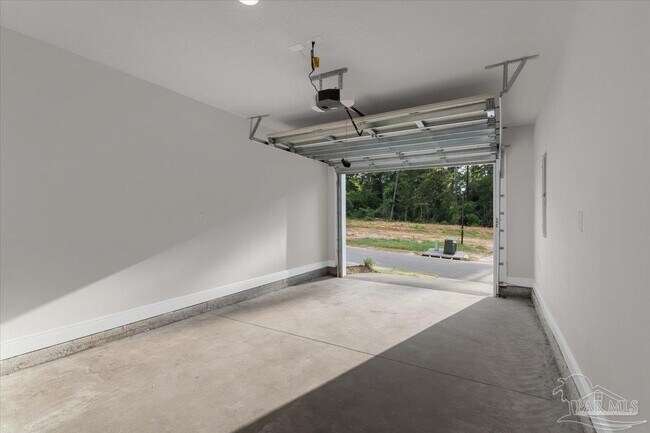 Building Photo - 1116 Coniferous Ave
