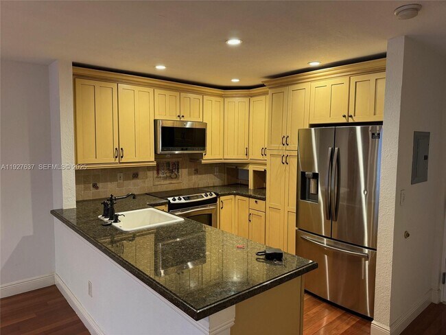 Primary Photo - 7845 Camino Real