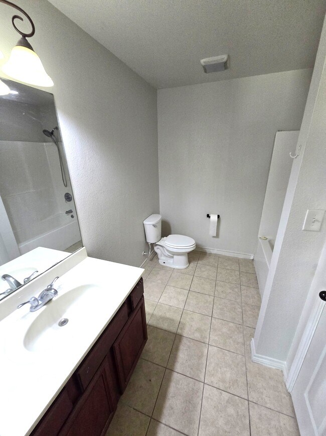 Building Photo - 6534 Westwood Village Dr