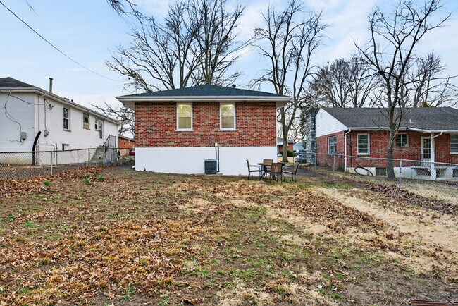 Building Photo - 3831 Brown Rd