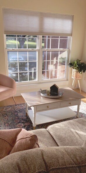 Building Photo - 2004 Utica Pike