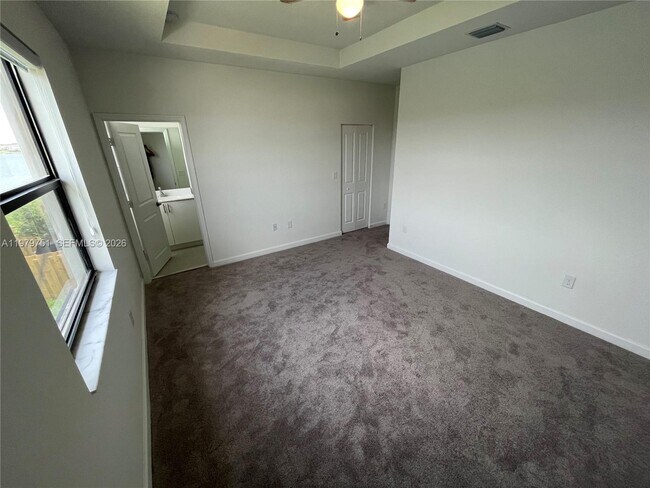 Building Photo - 9960 SW 228th Ln