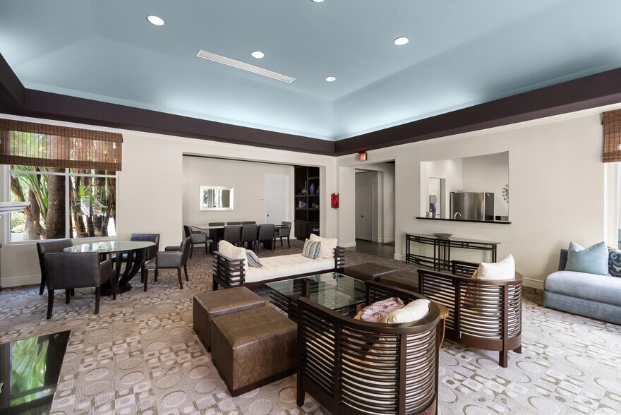 Building Photo - 2243 Martin