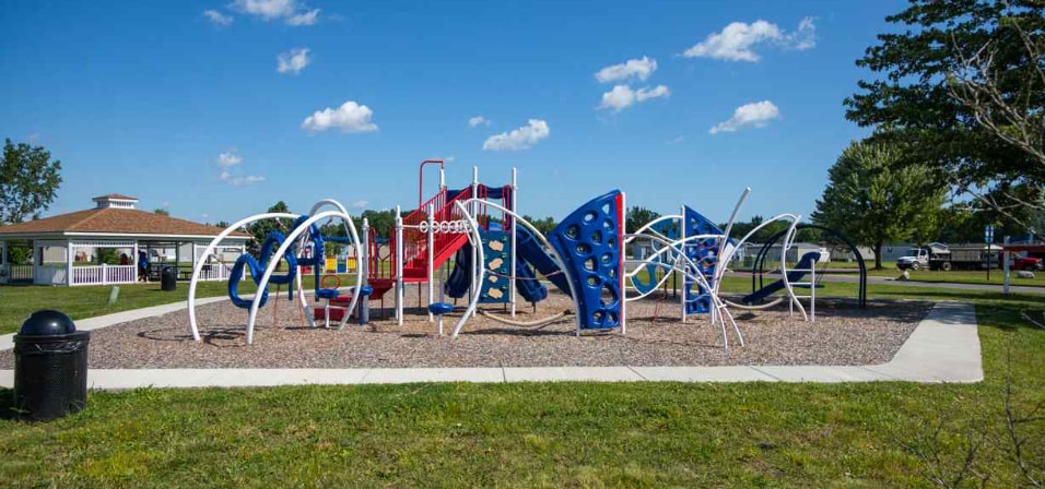 Building Photo - 9792 Spinnaker Dr