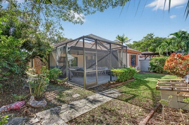 Building Photo - 11910 Glenmore Dr