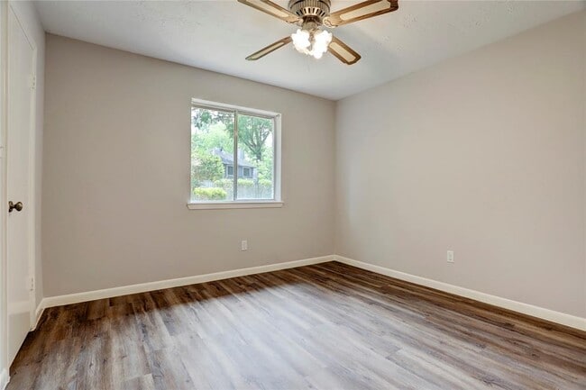 Building Photo - 25703 Pepper Ridge Ln