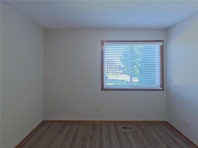 Building Photo - 1407 Primrose Ln