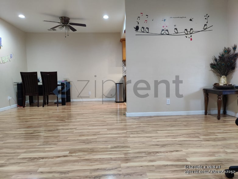 Building Photo - 45 Lonetree Ct