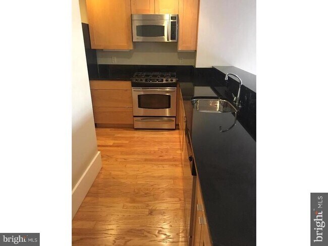 Building Photo - 1615 Walnut St