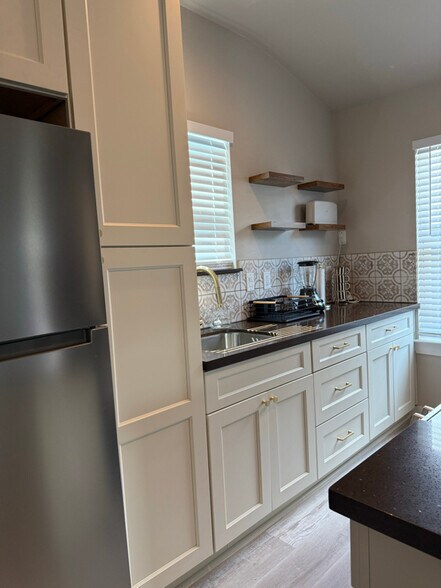 Building Photo - 2115 Fulton St