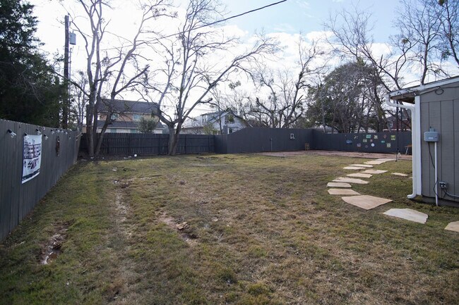 Building Photo - 108 Park Pl