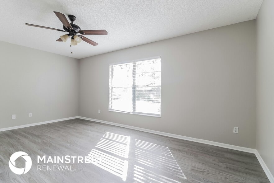 Building Photo - 1390 E Euclid Ave