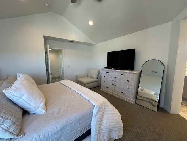 Building Photo - 6442 Bethany Way