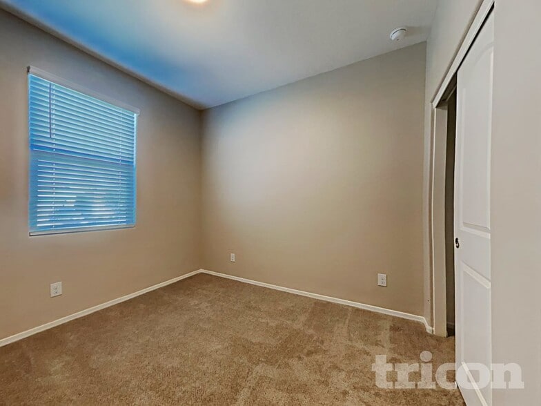 Building Photo - 37685 W Amalfi Ave