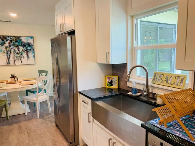 Building Photo - 4929 Brookmeade Dr