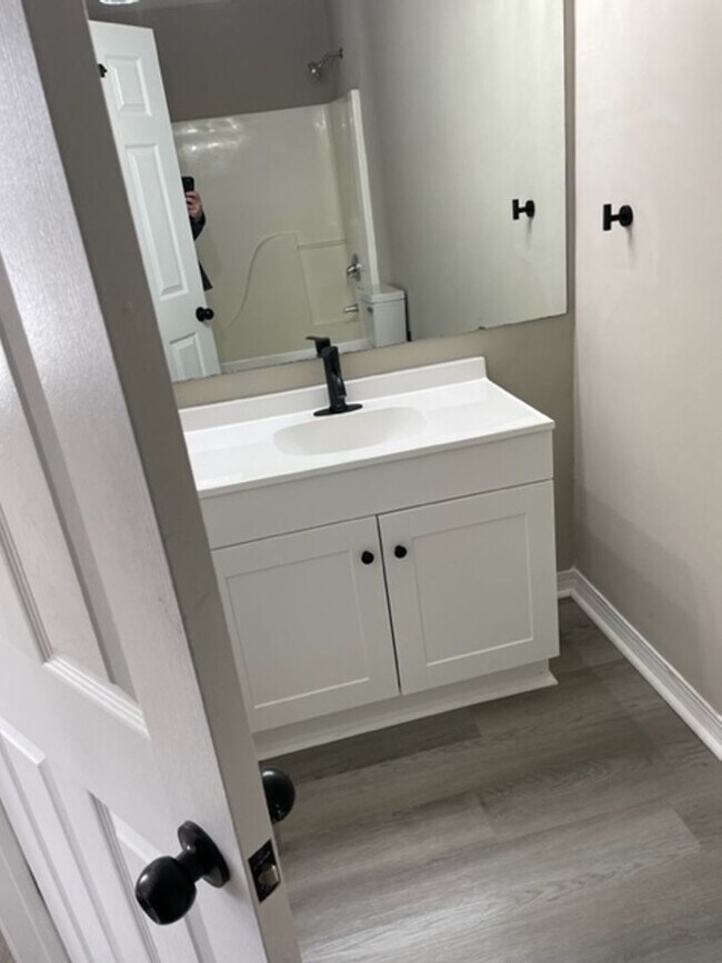 Building Photo - 3-Bedroom 2-Bath Home in the Ocean Springs School District