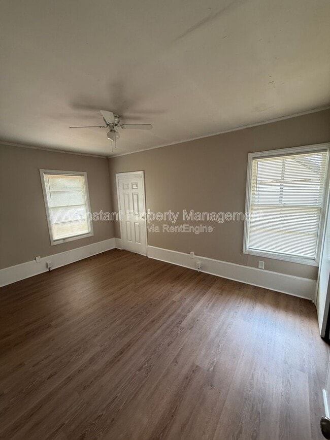 Building Photo - 614 W Poplar St