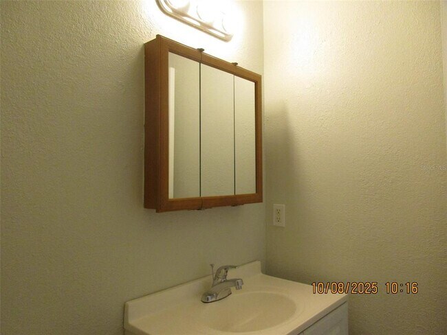 Building Photo - 50 Silver Falls Cir