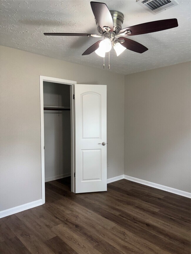 Building Photo - 15815 Whipple Tree Dr